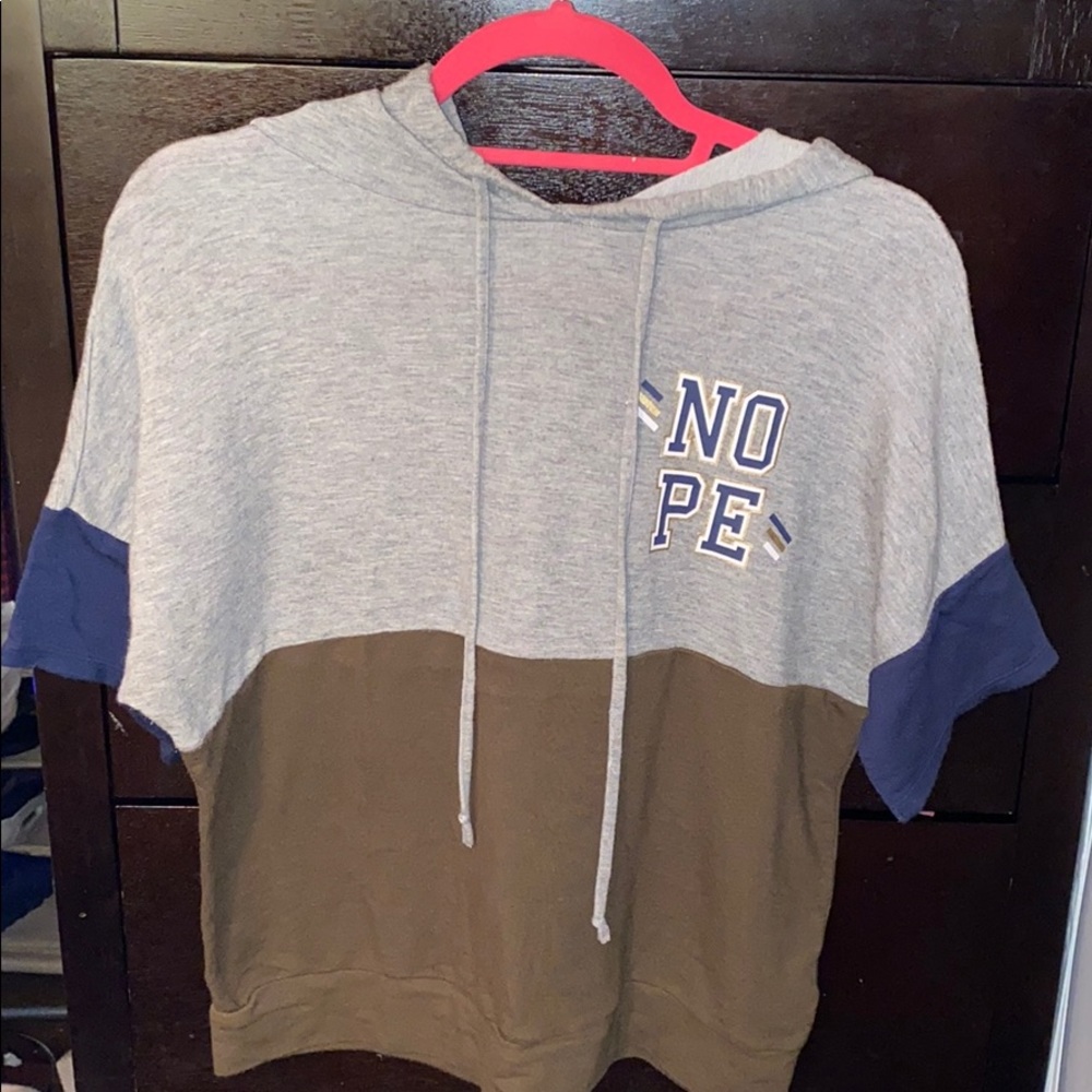 Short sleeved color block hoodie